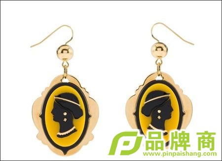 Miu Miu推出巴洛克风情复古浮雕珠宝